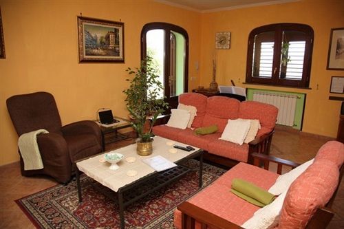 Couette-café Monica 3*