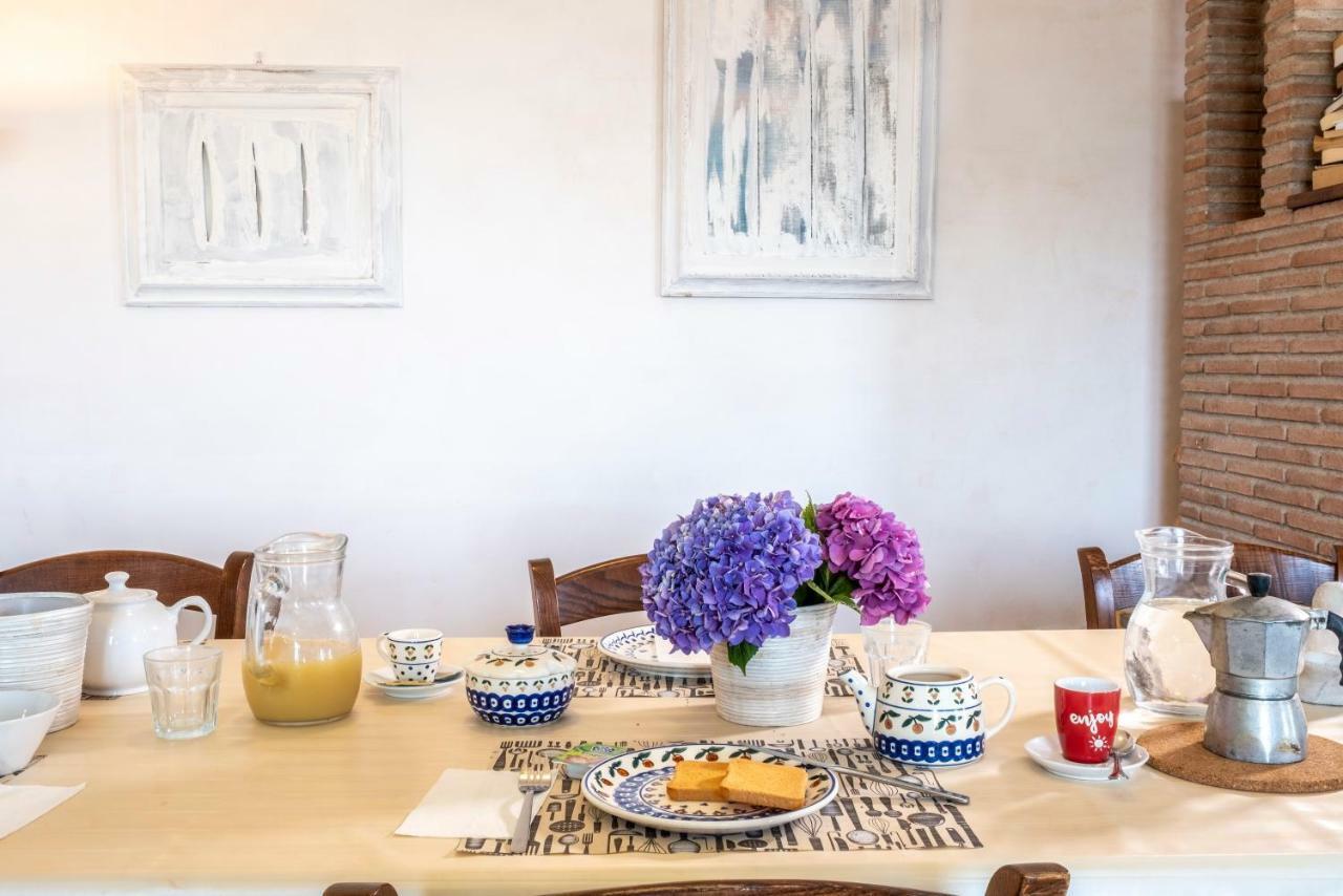 Couette-café Monica Sorrente